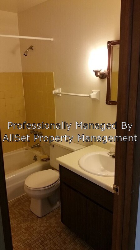 Building Photo - 7875 W Oklahoma Ave