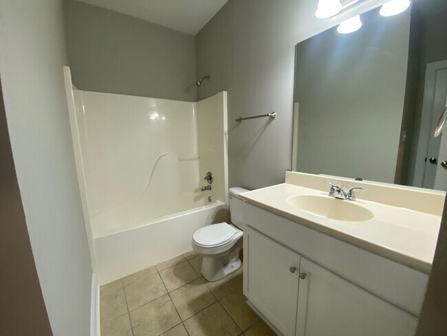 Building Photo - NEWLY RENOVATED 4 Bedroom House in The Ret...