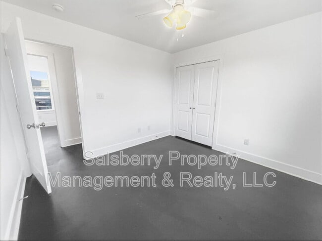 Building Photo - 109 James Ct