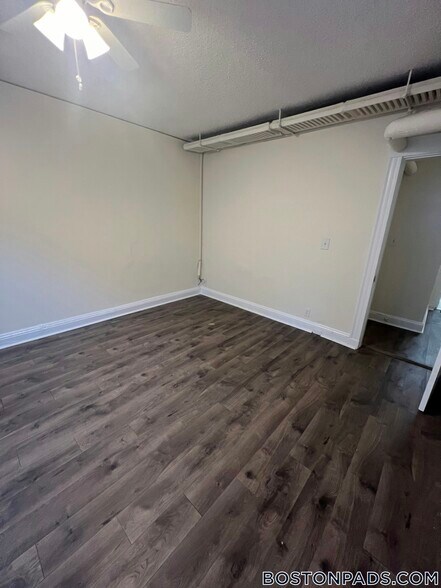 Building Photo - 7 Barrows St