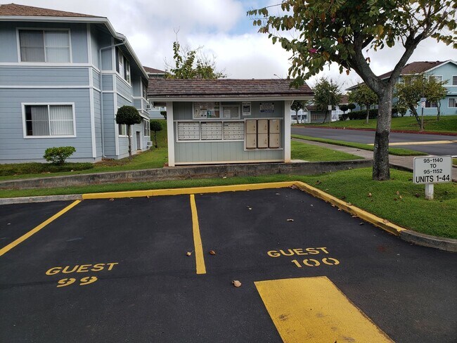 Building Photo - Crescent Lane Townhouse - 1 bedroom, 1 bath, 2 parking!