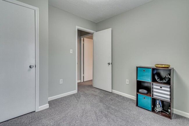 Building Photo - Charming 3 Bedroom Home in Prime Clinton L...