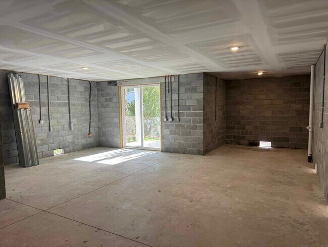 Building Photo - 20 Ladyslipper Ln