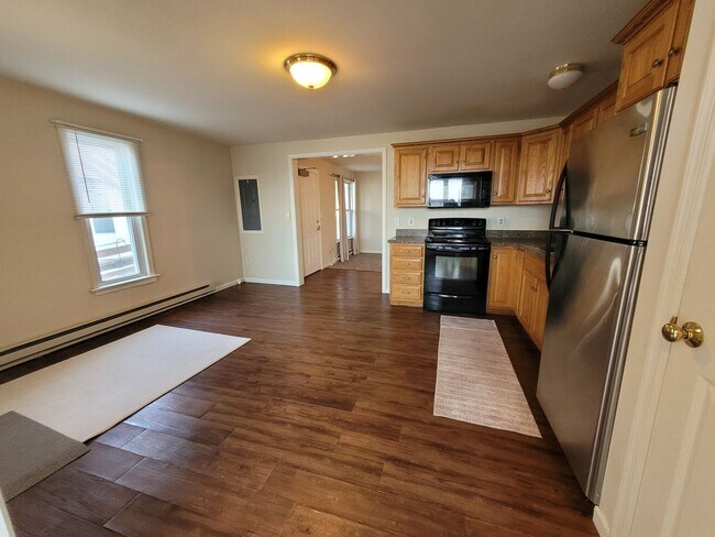 Building Photo - 984 W Main St