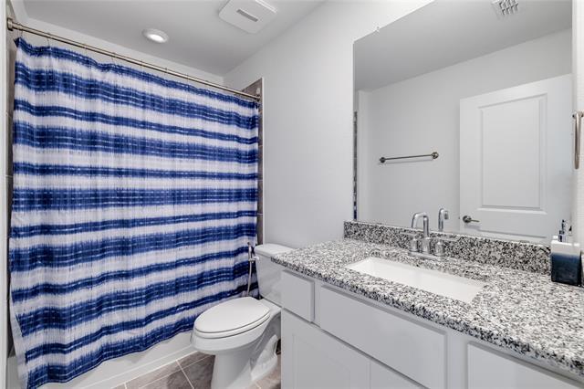 Building Photo - 1921 Bristol St