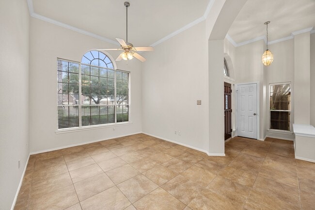 Building Photo - 4702 Forest Home Dr