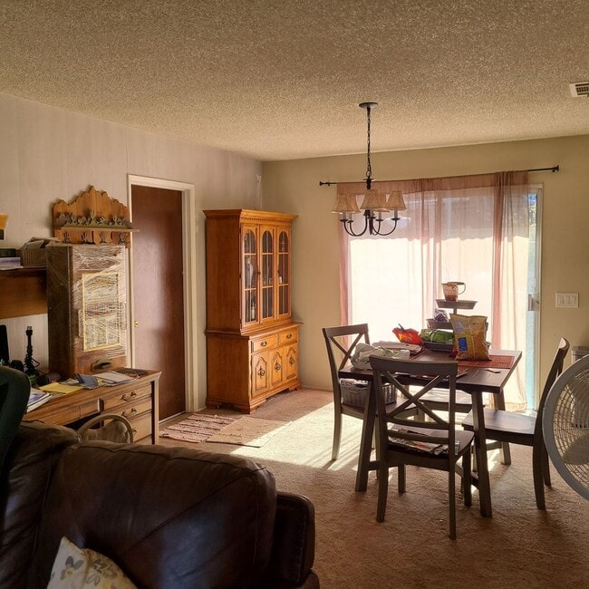 Building Photo - Charming 3BD/2BA Single Family Home in the...