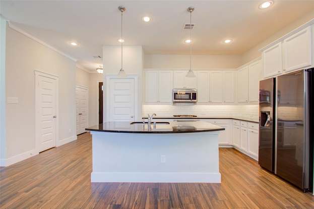 Building Photo - 18118 Moonlit River Dr