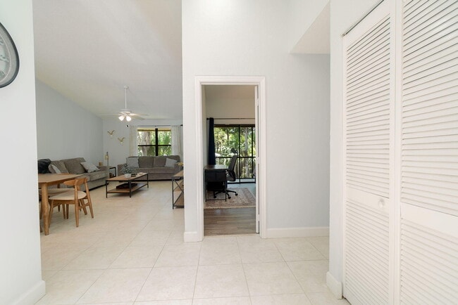 Building Photo - 13095 Belhaven Ct
