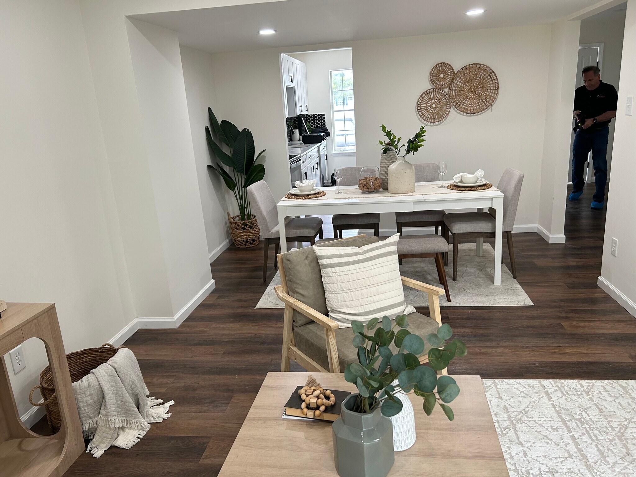 Building Photo - 196 Key Pky