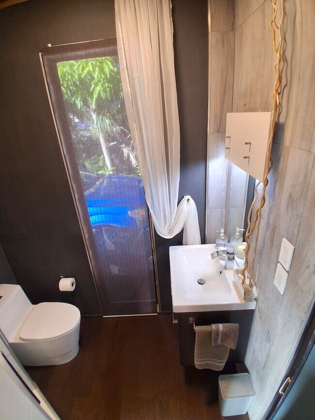 Building Photo - 603 38th St W