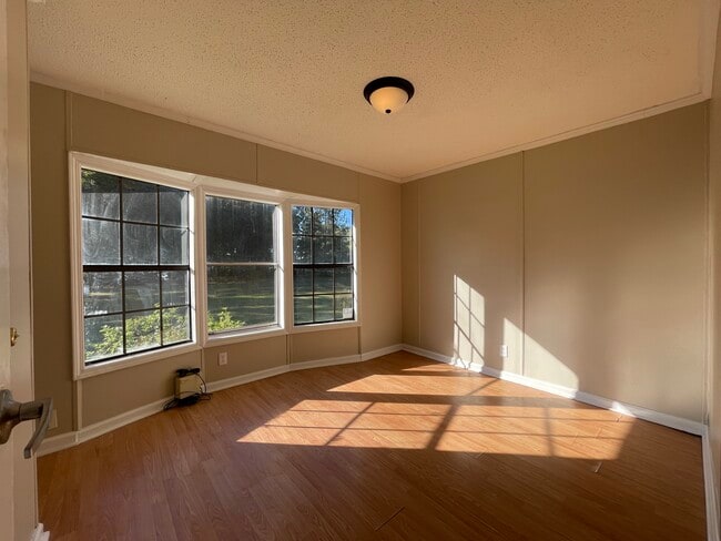 Building Photo - 2100 Bryan Ct