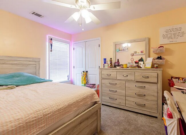 Building Photo - Valdosta Comfort: 3BR Home with Fenced Yard & Pet-Friendly!