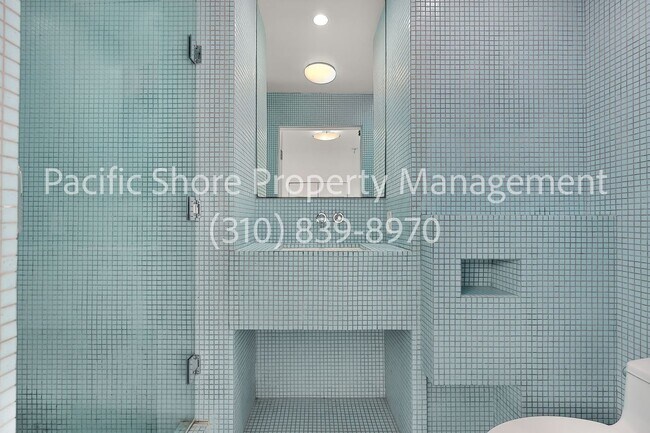 Building Photo - 543 Rose Ave