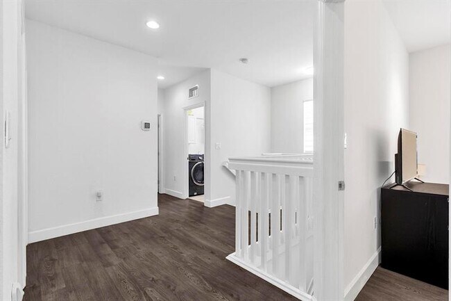 Building Photo - 3548 W 88th St