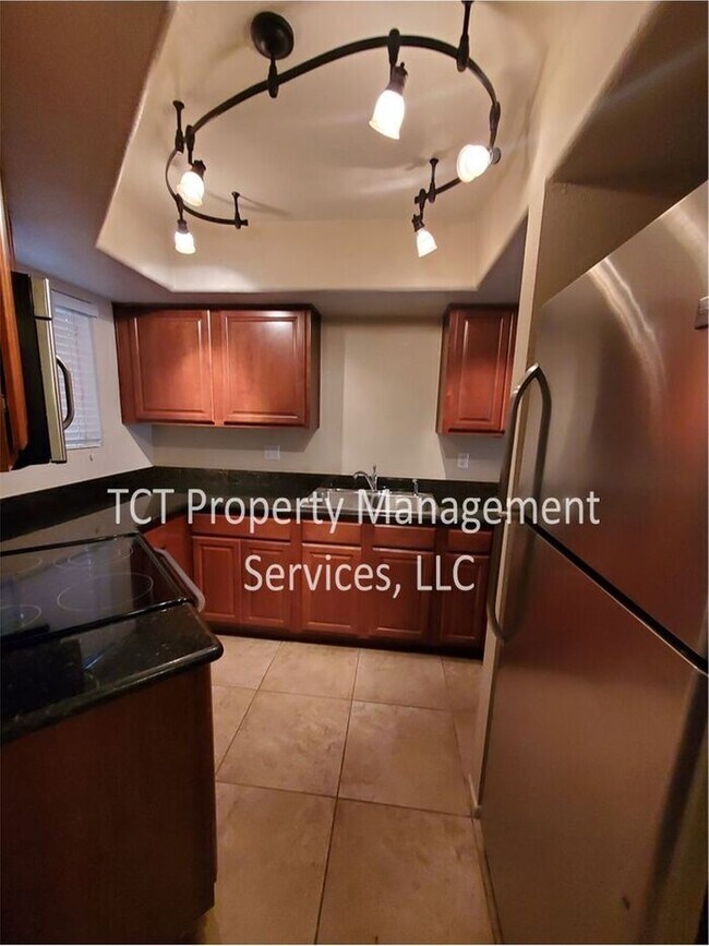 Building Photo - Great Condo in Great Location!