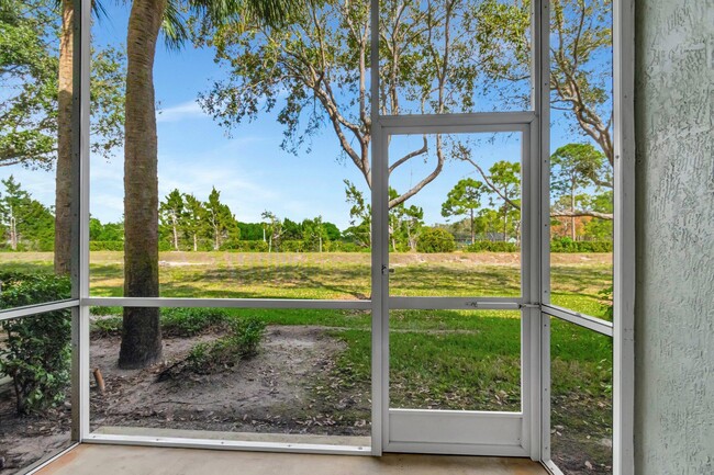 Building Photo - 3070 Grandiflora Dr