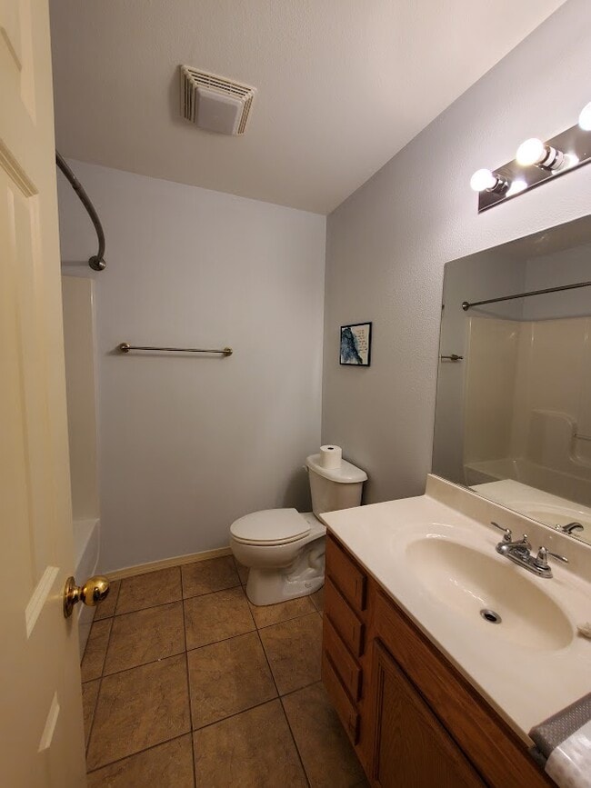 Building Photo - 4102 SW Chapelstone Ave