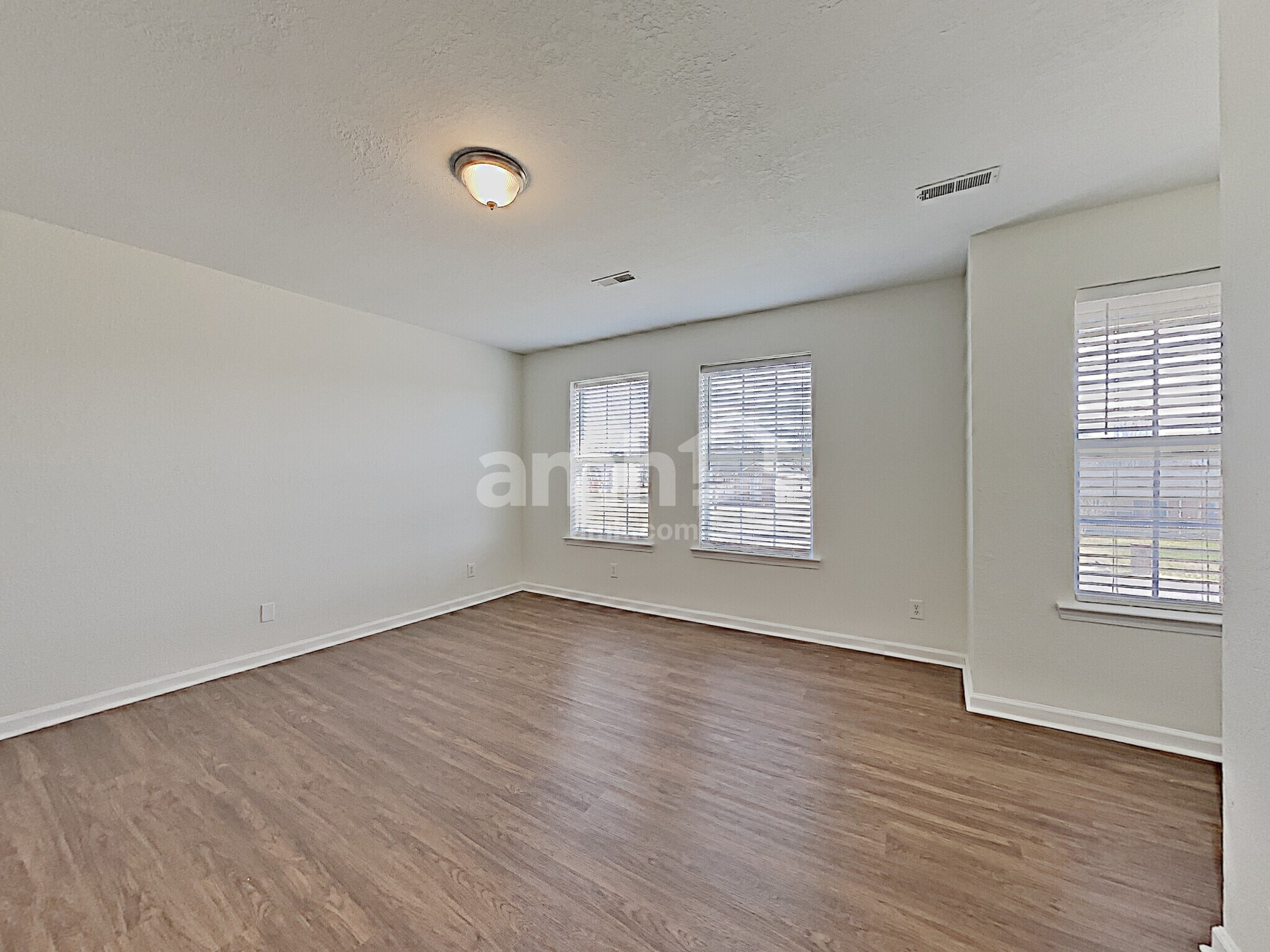 Building Photo - 2148 Spring Hill Cir