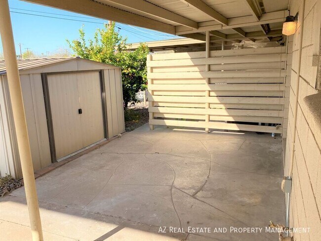 Building Photo - 7035 E Wilshire Dr