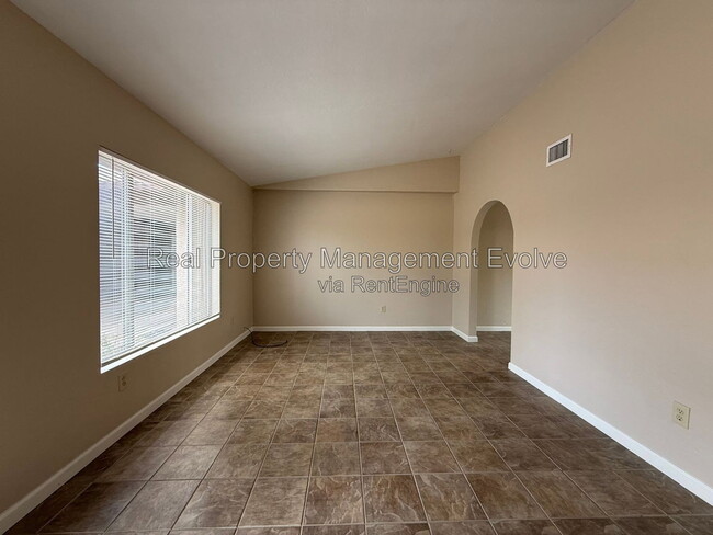 Building Photo - 18211 N 40th Pl