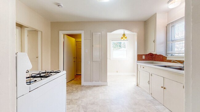 Building Photo - 507 Macklyn Ave