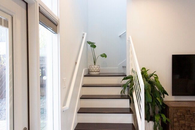 Building Photo - 1409 Singleton Ave