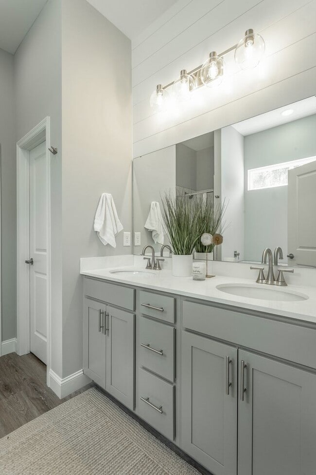 Building Photo - Brand New 4 Bedroom 3.5 Bath