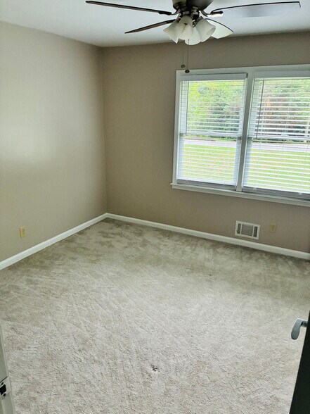 Building Photo - 3925 Chicamauga Dr