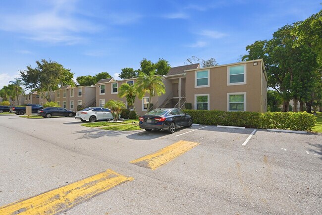 Building Photo - 950 NW 80th Ave