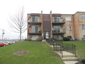 Building Photo - 311 Hawthorne Cir
