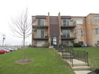 Building Photo - 311 Hawthorne Cir