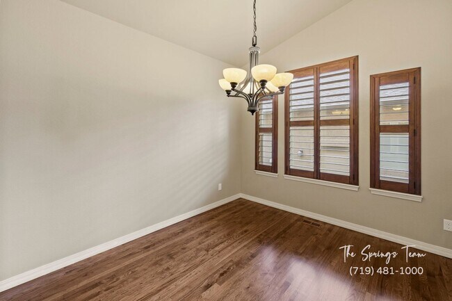 Building Photo - BEAUTIFUL 4BD + BONUS ROOM/3BA/3 CAR GARAG...
