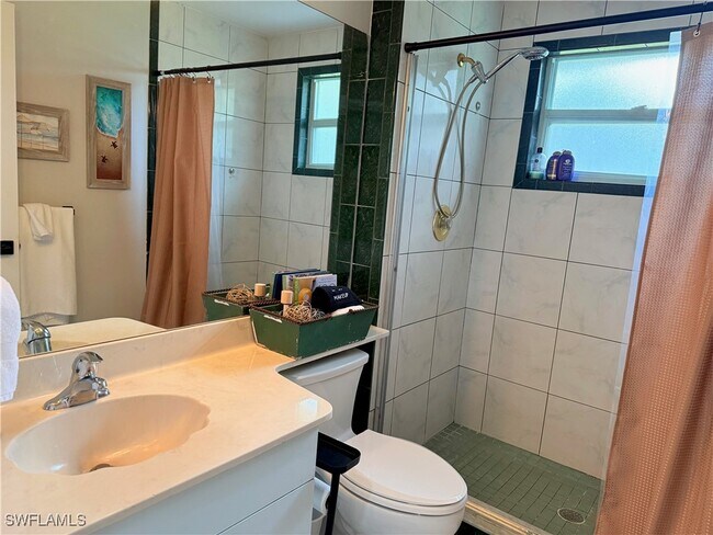 Building Photo - 337 Emerald Bay Cir