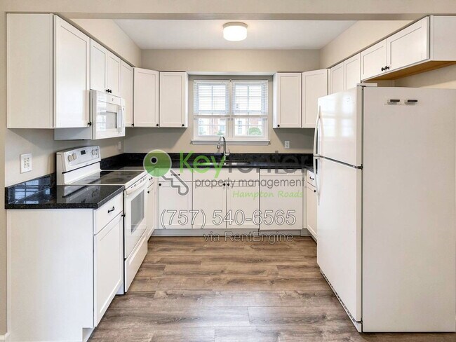 Building Photo - 810 Huntly Dr