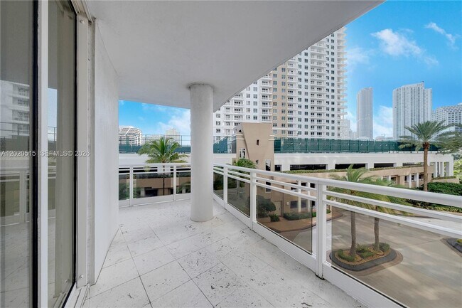 Building Photo - 901 Brickell Key Blvd