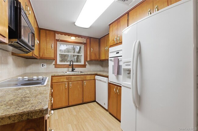 Building Photo - 19 King St