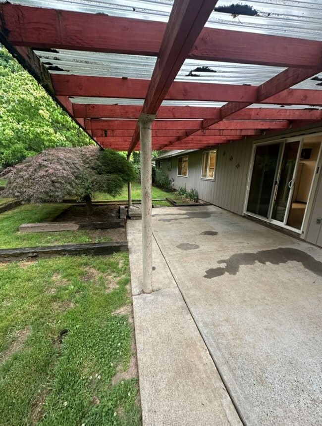 Building Photo - 3 Bed, 2 Bath Ranch in Hazel Dell!