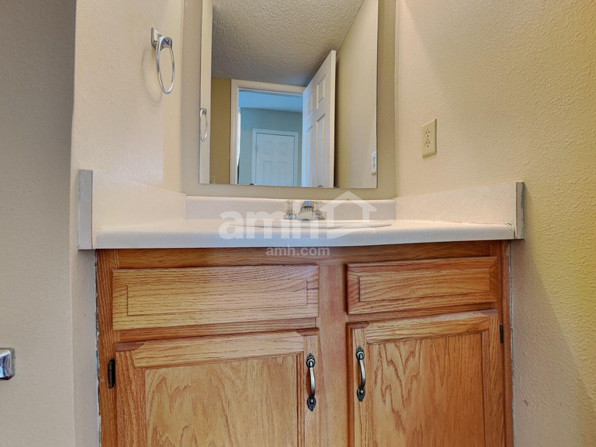 Building Photo - 15235 Follow Dr