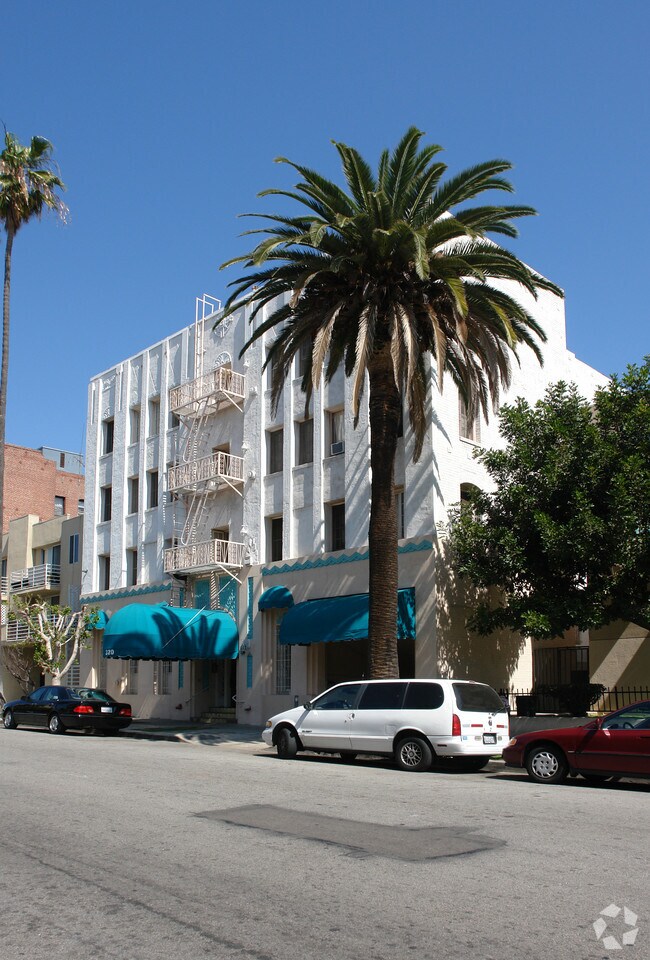 320 S Manhattan Pl. - 320 S. Manhattan Place