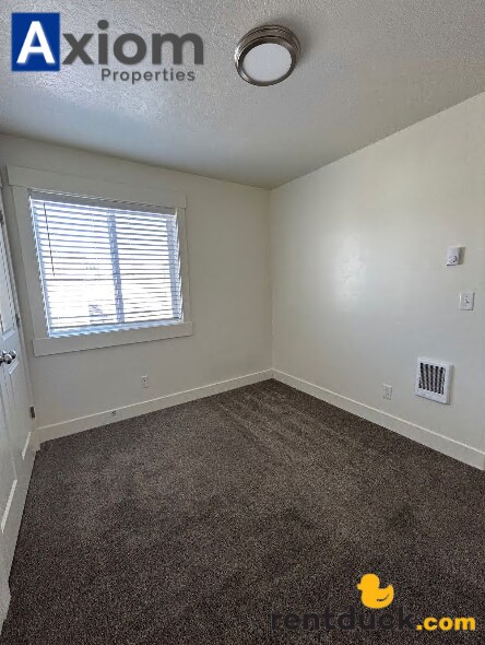 Building Photo - 1942 Brock-3