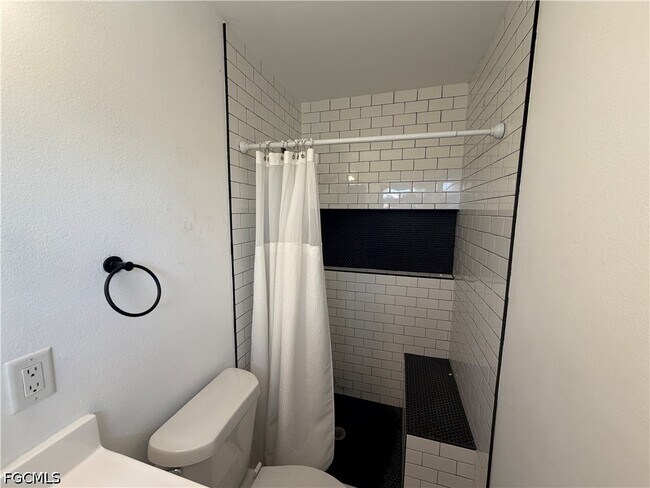 Building Photo - 18540 Tampa Rd