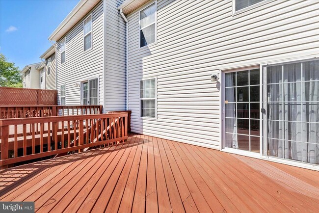 Building Photo - 5621 Queen Anne Ct