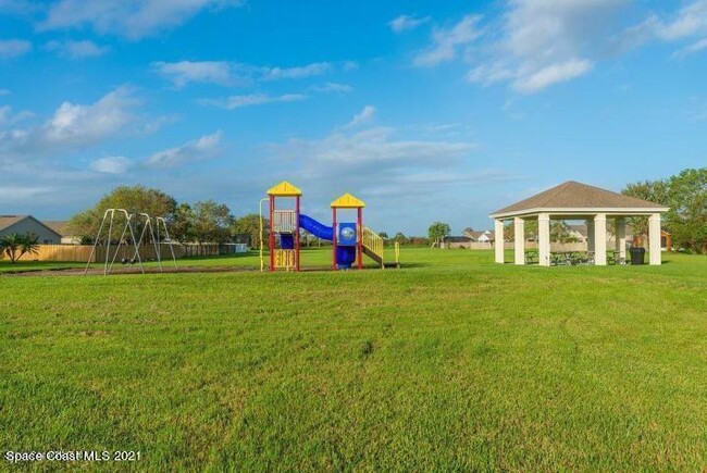 Building Photo - 720 Wickham Lakes Dr