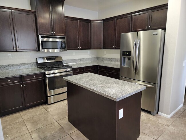 Building Photo - 37337 Paseo Violeta