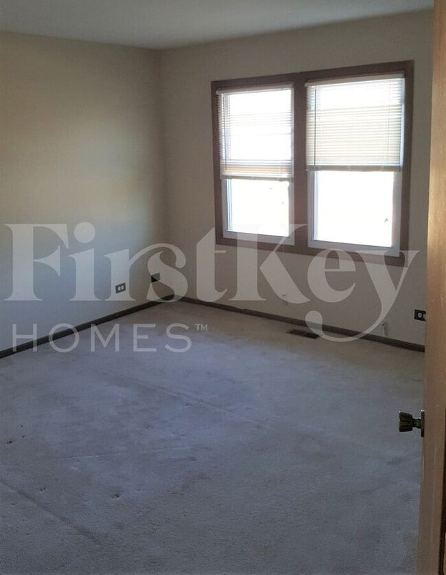 Building Photo - 1400 Brittany Ct