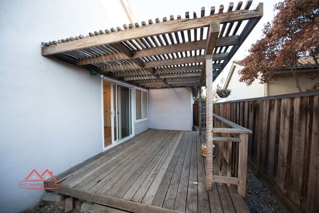 Building Photo - 2135 Hikido Dr