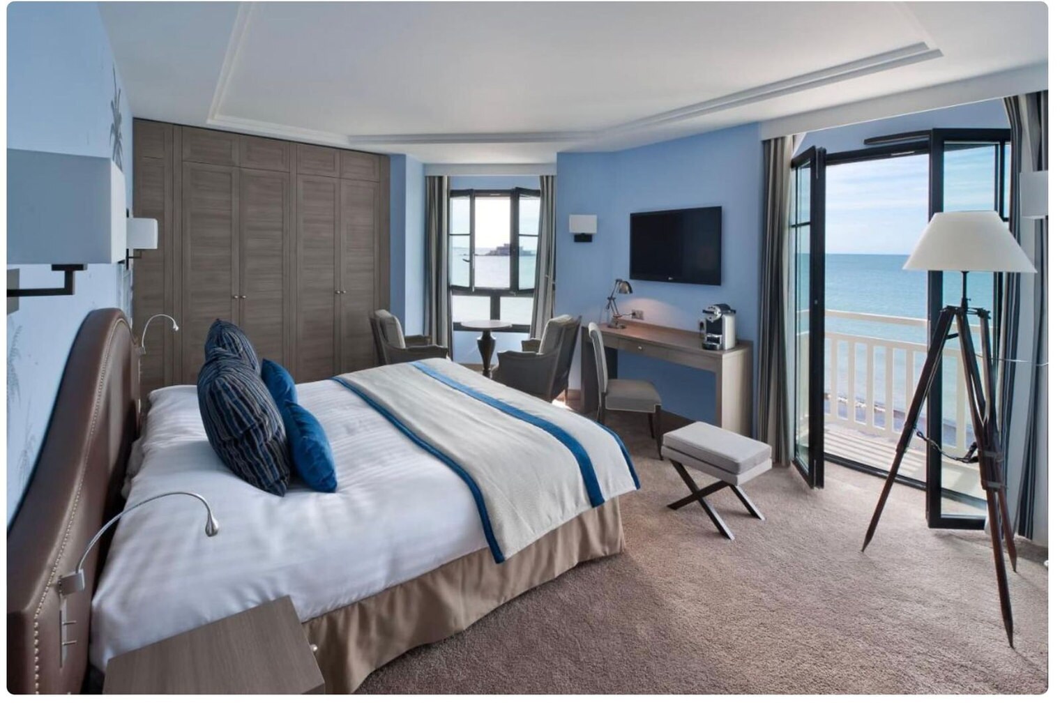 Building Photo - 13200 SW 128th St