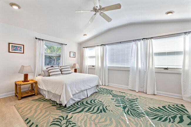 Building Photo - Hawaii Life Presents Modern Mokuleia Beachfront Luxury 4 bedroom 3 Bath