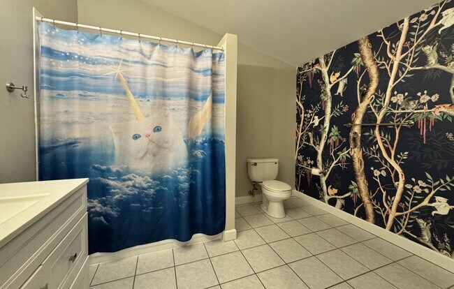 Building Photo - Spacious Passyunk Square Home with Finished Basement & Patio